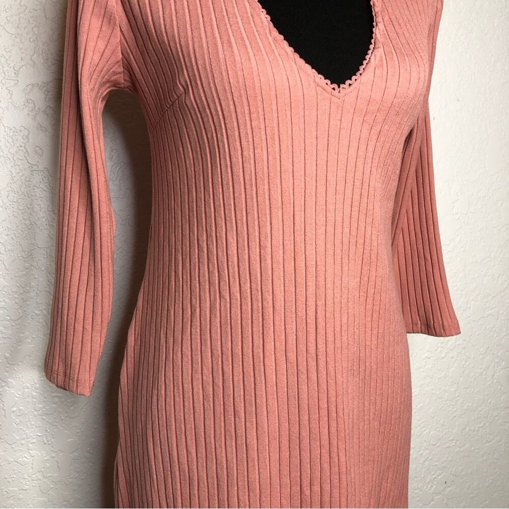 NBD pink ribbed knit v neck dress size Small - Picture 5 of 13